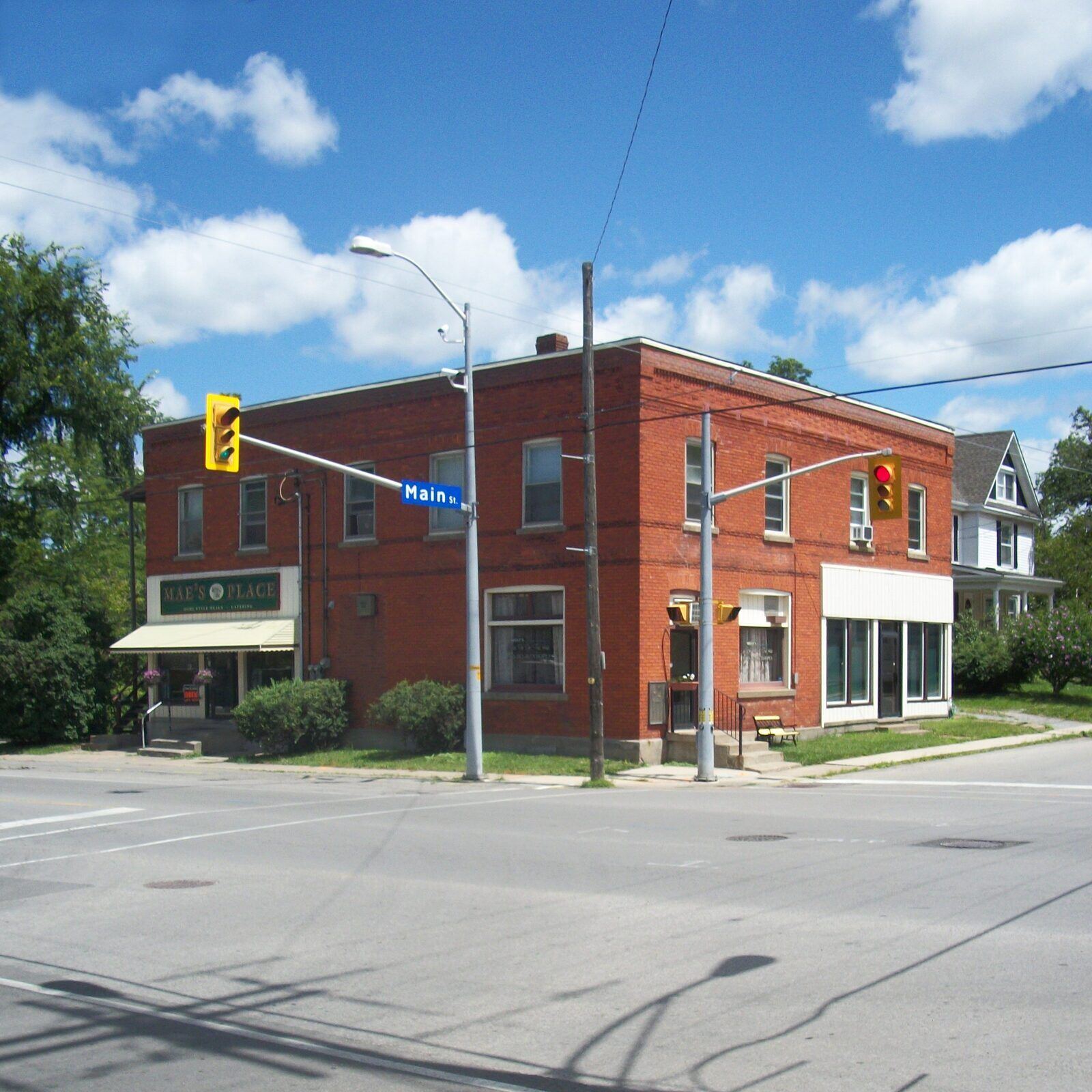 Street corner in downtown Stevensville, Ontario, dentist serving Stevensville